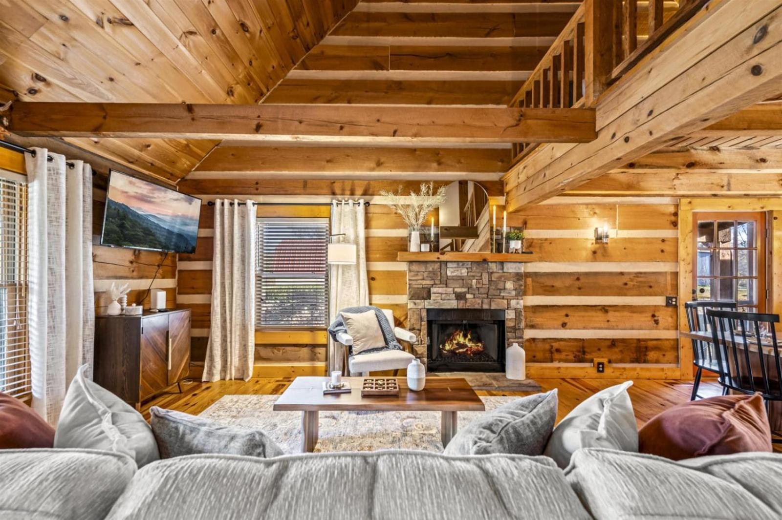 Hidden Star Hideaway-Blackberry Farm-Smoky Mtn Nat Park-Hot Tub- Fire Pit- Fenced Yard- Pet Friendly Walland Esterno foto