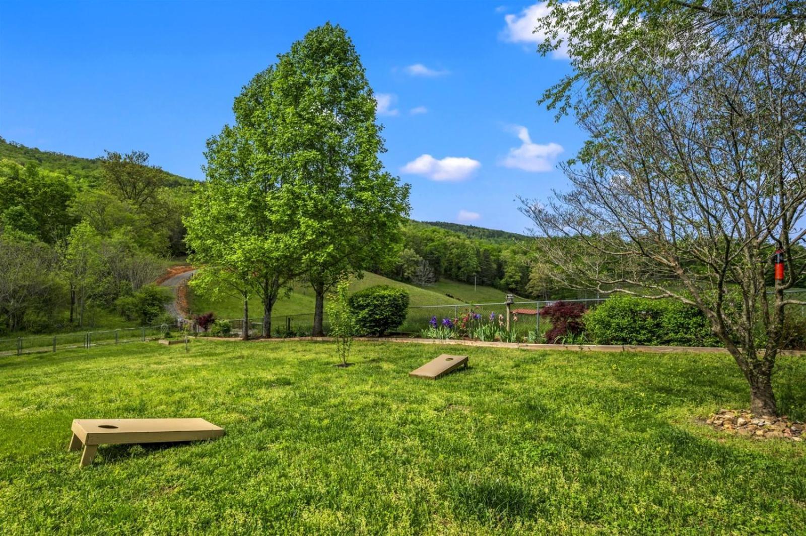 Hidden Star Hideaway-Blackberry Farm-Smoky Mtn Nat Park-Hot Tub- Fire Pit- Fenced Yard- Pet Friendly Walland Esterno foto