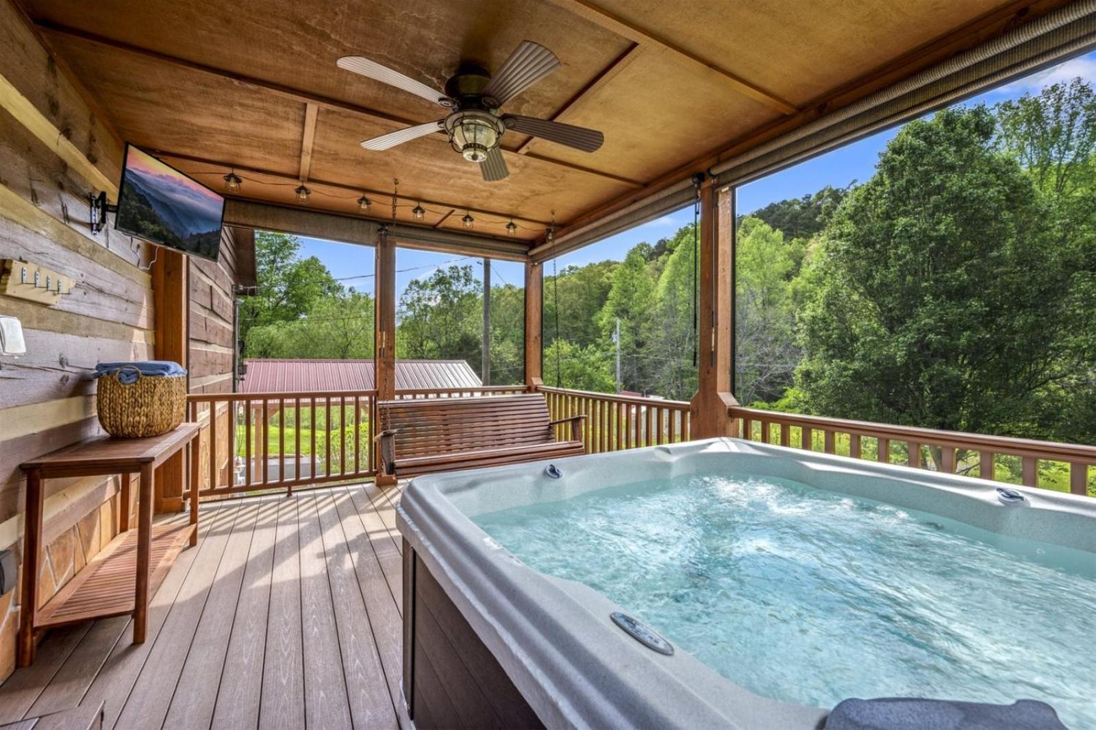 Hidden Star Hideaway-Blackberry Farm-Smoky Mtn Nat Park-Hot Tub- Fire Pit- Fenced Yard- Pet Friendly Walland Esterno foto